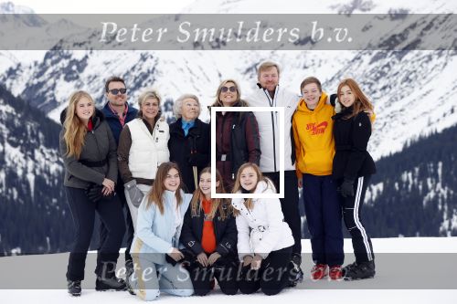 Lech 25 februari 2020
Fotouurtje Koninklijke familie. Aanwezig Koning Willem Alexander Koningin Maxima Prinses Amalia Alexia Ariane Prinses Beatrix Prins Constantijn Prinses laurentien Gravin Eloise Graaf Claus Casimir en Gravin Leonore .