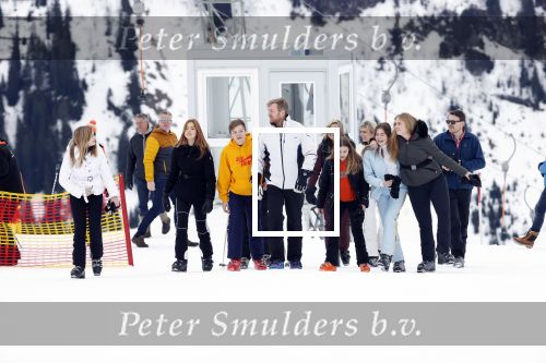 Lech 25 februari 2020
Fotouurtje Koninklijke familie. Aanwezig Koning Willem Alexander Koningin Maxima Prinses Amalia Alexia Ariane Prinses Beatrix Prins Constantijn Prinses laurentien Gravin Eloise Graaf Claus Casimir en Gravin Leonore .
