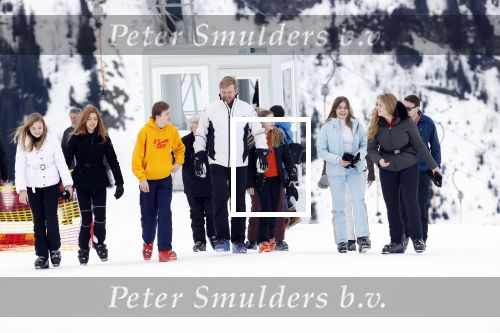 Lech 25 februari 2020
Fotouurtje Koninklijke familie. Aanwezig Koning Willem Alexander Koningin Maxima Prinses Amalia Alexia Ariane Prinses Beatrix Prins Constantijn Prinses laurentien Gravin Eloise Graaf Claus Casimir en Gravin Leonore .
