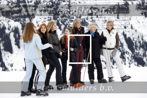 Lech 25 februari 2020
Fotouurtje Koninklijke familie. Aanwezig Koning Willem Alexander Koningin Maxima Prinses Amalia Alexia Ariane Prinses Beatrix Prins Constantijn Prinses laurentien Gravin Eloise Graaf Claus Casimir en Gravin Leonore .