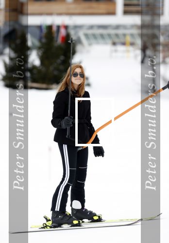 Lech 25 februari 2020
Fotouurtje Koninklijke familie. Aanwezig Koning Willem Alexander Koningin Maxima Prinses Amalia Alexia Ariane Prinses Beatrix Prins Constantijn Prinses laurentien Gravin Eloise Graaf Claus Casimir en Gravin Leonore .