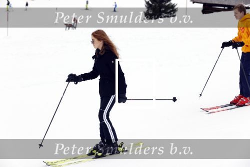 Lech 25 februari 2020
Fotouurtje Koninklijke familie. Aanwezig Koning Willem Alexander Koningin Maxima Prinses Amalia Alexia Ariane Prinses Beatrix Prins Constantijn Prinses laurentien Gravin Eloise Graaf Claus Casimir en Gravin Leonore .