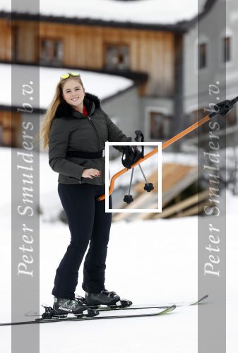 Lech 25 februari 2020
Fotouurtje Koninklijke familie. Aanwezig Koning Willem Alexander Koningin Maxima Prinses Amalia Alexia Ariane Prinses Beatrix Prins Constantijn Prinses laurentien Gravin Eloise Graaf Claus Casimir en Gravin Leonore .