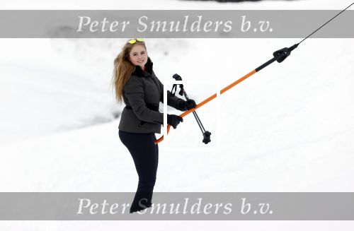 Lech 25 februari 2020
Fotouurtje Koninklijke familie. Aanwezig Koning Willem Alexander Koningin Maxima Prinses Amalia Alexia Ariane Prinses Beatrix Prins Constantijn Prinses laurentien Gravin Eloise Graaf Claus Casimir en Gravin Leonore .