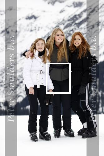 Lech 25 februari 2020
Fotouurtje Koninklijke familie. Aanwezig Koning Willem Alexander Koningin Maxima Prinses Amalia Alexia Ariane Prinses Beatrix Prins Constantijn Prinses laurentien Gravin Eloise Graaf Claus Casimir en Gravin Leonore .