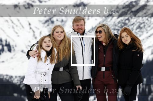 Lech 25 februari 2020
Fotouurtje Koninklijke familie. Aanwezig Koning Willem Alexander Koningin Maxima Prinses Amalia Alexia Ariane Prinses Beatrix Prins Constantijn Prinses laurentien Gravin Eloise Graaf Claus Casimir en Gravin Leonore .