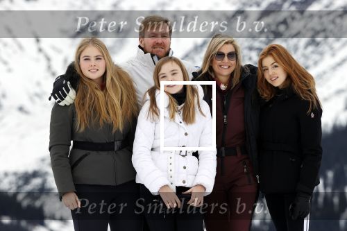 Lech 25 februari 2020
Fotouurtje Koninklijke familie. Aanwezig Koning Willem Alexander Koningin Maxima Prinses Amalia Alexia Ariane Prinses Beatrix Prins Constantijn Prinses laurentien Gravin Eloise Graaf Claus Casimir en Gravin Leonore .