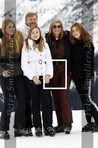 Lech 25 februari 2020
Fotouurtje Koninklijke familie. Aanwezig Koning Willem Alexander Koningin Maxima Prinses Amalia Alexia Ariane Prinses Beatrix Prins Constantijn Prinses laurentien Gravin Eloise Graaf Claus Casimir en Gravin Leonore .