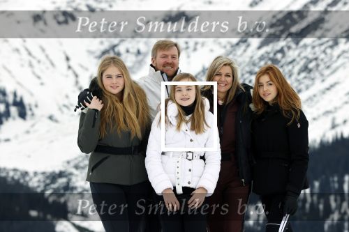 Lech 25 februari 2020
Fotouurtje Koninklijke familie. Aanwezig Koning Willem Alexander Koningin Maxima Prinses Amalia Alexia Ariane Prinses Beatrix Prins Constantijn Prinses laurentien Gravin Eloise Graaf Claus Casimir en Gravin Leonore .