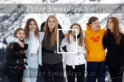 Lech 25 februari 2020
Fotouurtje Koninklijke familie. Aanwezig Koning Willem Alexander Koningin Maxima Prinses Amalia Alexia Ariane Prinses Beatrix Prins Constantijn Prinses laurentien Gravin Eloise Graaf Claus Casimir en Gravin Leonore .