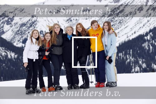 Lech 25 februari 2020
Fotouurtje Koninklijke familie. Aanwezig Koning Willem Alexander Koningin Maxima Prinses Amalia Alexia Ariane Prinses Beatrix Prins Constantijn Prinses laurentien Gravin Eloise Graaf Claus Casimir en Gravin Leonore .