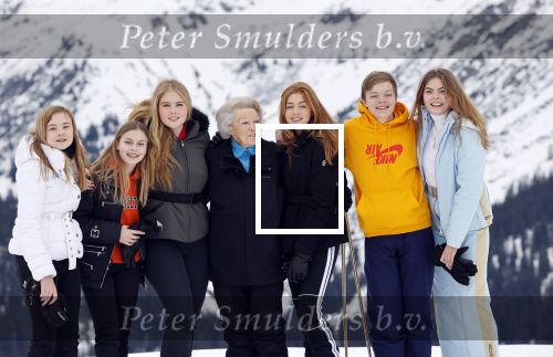 Lech 25 februari 2020
Fotouurtje Koninklijke familie. Aanwezig Koning Willem Alexander Koningin Maxima Prinses Amalia Alexia Ariane Prinses Beatrix Prins Constantijn Prinses laurentien Gravin Eloise Graaf Claus Casimir en Gravin Leonore .
