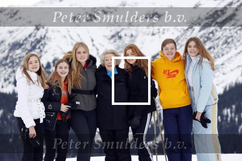 Lech 25 februari 2020
Fotouurtje Koninklijke familie. Aanwezig Koning Willem Alexander Koningin Maxima Prinses Amalia Alexia Ariane Prinses Beatrix Prins Constantijn Prinses laurentien Gravin Eloise Graaf Claus Casimir en Gravin Leonore .