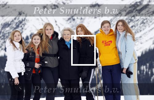 Lech 25 februari 2020
Fotouurtje Koninklijke familie. Aanwezig Koning Willem Alexander Koningin Maxima Prinses Amalia Alexia Ariane Prinses Beatrix Prins Constantijn Prinses laurentien Gravin Eloise Graaf Claus Casimir en Gravin Leonore .