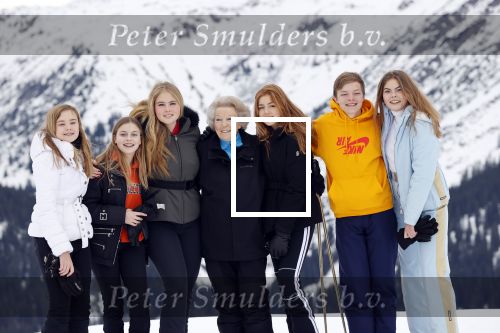 Lech 25 februari 2020
Fotouurtje Koninklijke familie. Aanwezig Koning Willem Alexander Koningin Maxima Prinses Amalia Alexia Ariane Prinses Beatrix Prins Constantijn Prinses laurentien Gravin Eloise Graaf Claus Casimir en Gravin Leonore .
