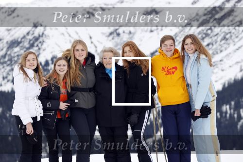 Lech 25 februari 2020
Fotouurtje Koninklijke familie. Aanwezig Koning Willem Alexander Koningin Maxima Prinses Amalia Alexia Ariane Prinses Beatrix Prins Constantijn Prinses laurentien Gravin Eloise Graaf Claus Casimir en Gravin Leonore .