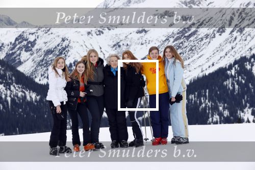 Lech 25 februari 2020
Fotouurtje Koninklijke familie. Aanwezig Koning Willem Alexander Koningin Maxima Prinses Amalia Alexia Ariane Prinses Beatrix Prins Constantijn Prinses laurentien Gravin Eloise Graaf Claus Casimir en Gravin Leonore .
