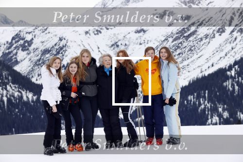 Lech 25 februari 2020
Fotouurtje Koninklijke familie. Aanwezig Koning Willem Alexander Koningin Maxima Prinses Amalia Alexia Ariane Prinses Beatrix Prins Constantijn Prinses laurentien Gravin Eloise Graaf Claus Casimir en Gravin Leonore .