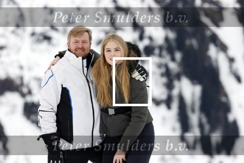 Lech 25 februari 2020
Fotouurtje Koninklijke familie. Aanwezig Koning Willem Alexander Koningin Maxima Prinses Amalia Alexia Ariane Prinses Beatrix Prins Constantijn Prinses laurentien Gravin Eloise Graaf Claus Casimir en Gravin Leonore .