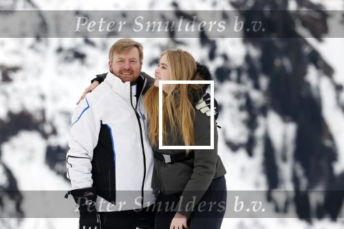 Lech 25 februari 2020
Fotouurtje Koninklijke familie. Aanwezig Koning Willem Alexander Koningin Maxima Prinses Amalia Alexia Ariane Prinses Beatrix Prins Constantijn Prinses laurentien Gravin Eloise Graaf Claus Casimir en Gravin Leonore .