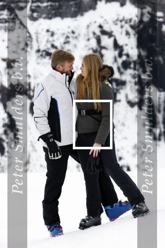 Lech 25 februari 2020
Fotouurtje Koninklijke familie. Aanwezig Koning Willem Alexander Koningin Maxima Prinses Amalia Alexia Ariane Prinses Beatrix Prins Constantijn Prinses laurentien Gravin Eloise Graaf Claus Casimir en Gravin Leonore .