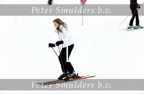 Lech 25 februari 2020
Fotouurtje Koninklijke familie. Aanwezig Koning Willem Alexander Koningin Maxima Prinses Amalia Alexia Ariane Prinses Beatrix Prins Constantijn Prinses laurentien Gravin Eloise Graaf Claus Casimir en Gravin Leonore .