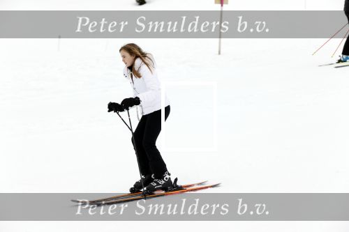 Lech 25 februari 2020
Fotouurtje Koninklijke familie. Aanwezig Koning Willem Alexander Koningin Maxima Prinses Amalia Alexia Ariane Prinses Beatrix Prins Constantijn Prinses laurentien Gravin Eloise Graaf Claus Casimir en Gravin Leonore .