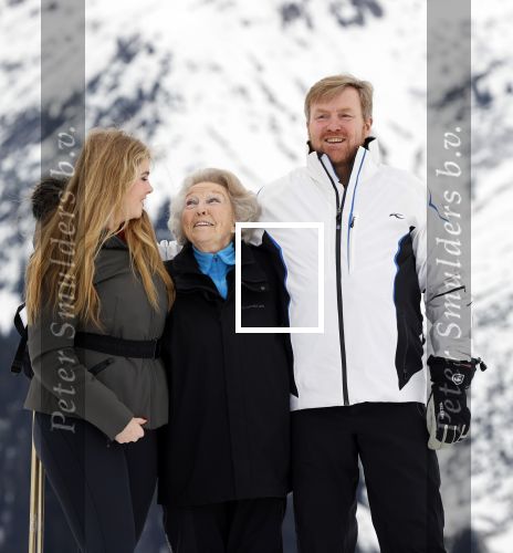 Lech 25 februari 2020
Fotouurtje Koninklijke familie. Aanwezig Koning Willem Alexander Koningin Maxima Prinses Amalia Alexia Ariane Prinses Beatrix Prins Constantijn Prinses laurentien Gravin Eloise Graaf Claus Casimir en Gravin Leonore .
