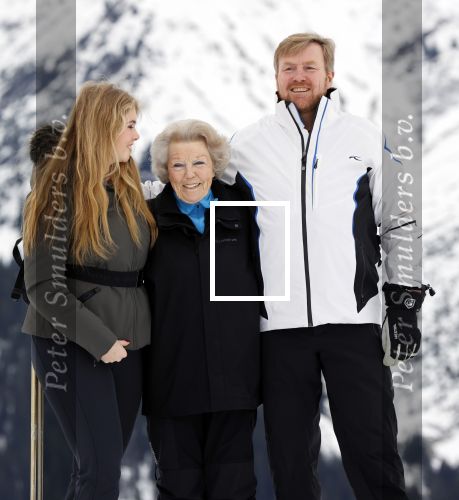 Lech 25 februari 2020
Fotouurtje Koninklijke familie. Aanwezig Koning Willem Alexander Koningin Maxima Prinses Amalia Alexia Ariane Prinses Beatrix Prins Constantijn Prinses laurentien Gravin Eloise Graaf Claus Casimir en Gravin Leonore .
