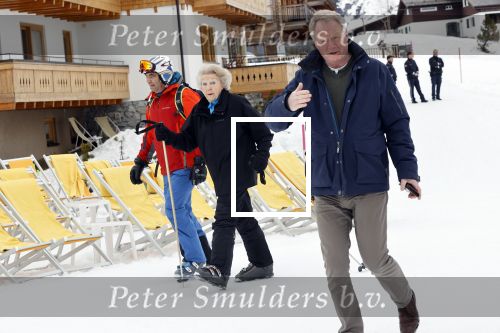 Lech 25 februari 2020
Fotouurtje Koninklijke familie. Aanwezig Koning Willem Alexander Koningin Maxima Prinses Amalia Alexia Ariane Prinses Beatrix Prins Constantijn Prinses laurentien Gravin Eloise Graaf Claus Casimir en Gravin Leonore .