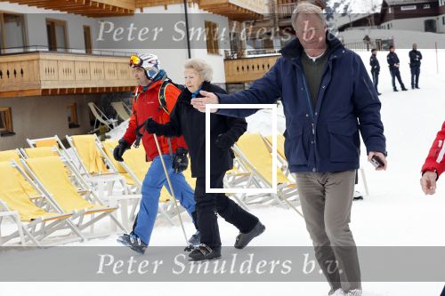 Lech 25 februari 2020
Fotouurtje Koninklijke familie. Aanwezig Koning Willem Alexander Koningin Maxima Prinses Amalia Alexia Ariane Prinses Beatrix Prins Constantijn Prinses laurentien Gravin Eloise Graaf Claus Casimir en Gravin Leonore .