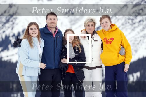 Lech 25 februari 2020
Fotouurtje Koninklijke familie. Aanwezig Koning Willem Alexander Koningin Maxima Prinses Amalia Alexia Ariane Prinses Beatrix Prins Constantijn Prinses laurentien Gravin Eloise Graaf Claus Casimir en Gravin Leonore .