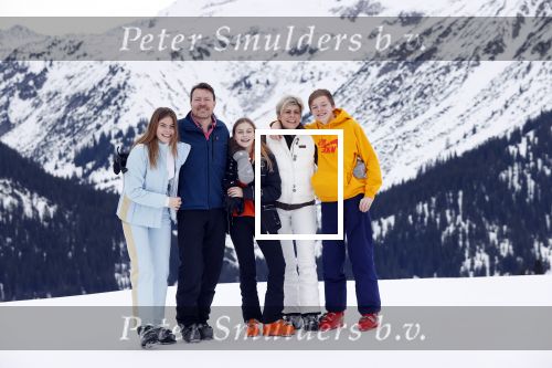 Lech 25 februari 2020
Fotouurtje Koninklijke familie. Aanwezig Koning Willem Alexander Koningin Maxima Prinses Amalia Alexia Ariane Prinses Beatrix Prins Constantijn Prinses laurentien Gravin Eloise Graaf Claus Casimir en Gravin Leonore .