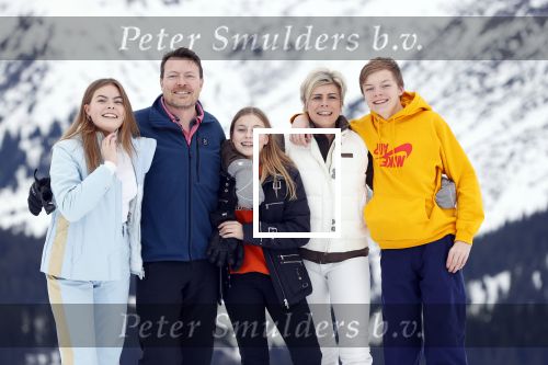 Lech 25 februari 2020
Fotouurtje Koninklijke familie. Aanwezig Koning Willem Alexander Koningin Maxima Prinses Amalia Alexia Ariane Prinses Beatrix Prins Constantijn Prinses laurentien Gravin Eloise Graaf Claus Casimir en Gravin Leonore .