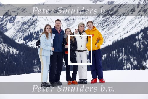 Lech 25 februari 2020
Fotouurtje Koninklijke familie. Aanwezig Koning Willem Alexander Koningin Maxima Prinses Amalia Alexia Ariane Prinses Beatrix Prins Constantijn Prinses laurentien Gravin Eloise Graaf Claus Casimir en Gravin Leonore .