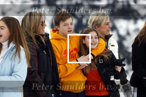 Lech 25 februari 2020
Fotouurtje Koninklijke familie. Aanwezig Koning Willem Alexander Koningin Maxima Prinses Amalia Alexia Ariane Prinses Beatrix Prins Constantijn Prinses laurentien Gravin Eloise Graaf Claus Casimir en Gravin Leonore .