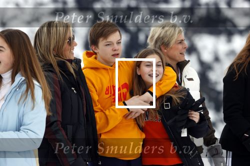 Lech 25 februari 2020
Fotouurtje Koninklijke familie. Aanwezig Koning Willem Alexander Koningin Maxima Prinses Amalia Alexia Ariane Prinses Beatrix Prins Constantijn Prinses laurentien Gravin Eloise Graaf Claus Casimir en Gravin Leonore .