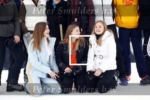 Lech 25 februari 2020
Fotouurtje Koninklijke familie. Aanwezig Koning Willem Alexander Koningin Maxima Prinses Amalia Alexia Ariane Prinses Beatrix Prins Constantijn Prinses laurentien Gravin Eloise Graaf Claus Casimir en Gravin Leonore .