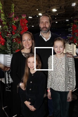 Amsterdam26 januari 2020
Prinses Margarita met haar man Tjalling ten Cate en hun dochters Julia en Paola bij Jumping Amsterdam in de RAI