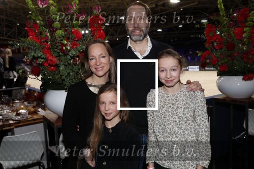 Amsterdam26 januari 2020
Prinses Margarita met haar man Tjalling ten Cate en hun dochters Julia en Paola bij Jumping Amsterdam in de RAI