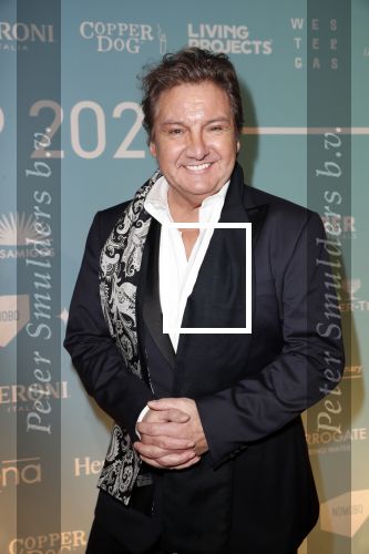 Amsterdam 10 februari 2020
Uitreiking edisons in de westergasfabriek . Najib Amhali presenteert de avond.
Rene Froger krijgt prijs uit handen van Willeke Alberti