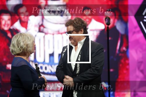 Amsterdam 10 februari 2020
Uitreiking edisons in de westergasfabriek . Najib Amhali presenteert de avond.
Rene Froger krijgt prijs uit handen van Willeke Alberti