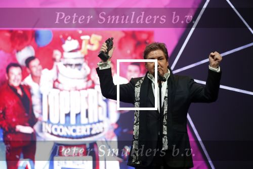 Amsterdam 10 februari 2020
Uitreiking edisons in de westergasfabriek . Najib Amhali presenteert de avond.
Rene Froger krijgt prijs uit handen van Willeke Alberti