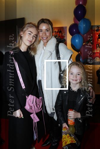 Amsterdam 2 februari 2020
Premiere de Grote slijmfilm in pathe arena. Renee Vervoorn met haar twee dochters