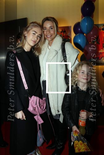 Amsterdam 2 februari 2020
Premiere de Grote slijmfilm in pathe arena. Renee Vervoorn met haar twee dochters