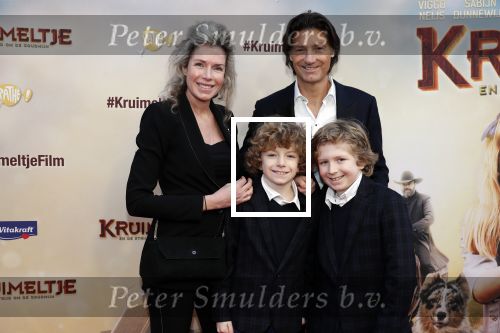 Amsterdam 1 februari 2020
Premiere Kruimeltje in Tuschinski. Rick Engelkes met vriendin Marie Claire Noorlander en haar zoons