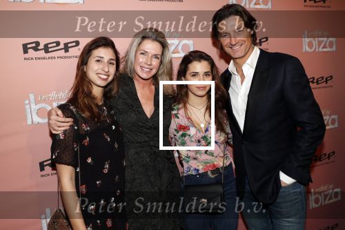 Amsterdam 3 februari 2020
Premiere verliefd op ibiza in het deLamar theater. Rick Engelkes met zijn vriendin Marie Claire Noorlander en zijn dochters
