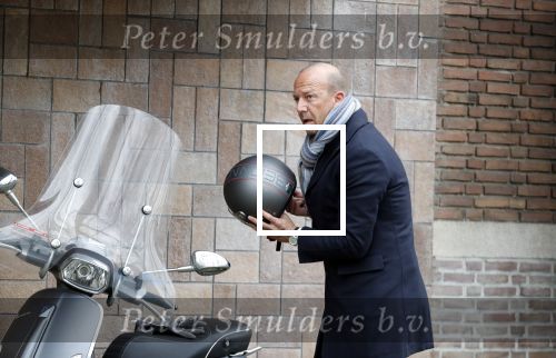 Amsterdam 27 januari 2020
Rob Peters de vriend van Astrid Joosten vertrekt met scooter vanaf Astrid haar huis