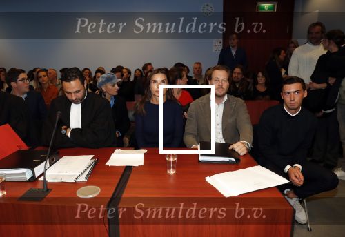 Lelystad 15 januari 2020
Rechtszaak Rosanna Kluivert en haar zoon Nino Wilkes tegen het tv programma Tros Opgelicht bij de rechtbank in Lelystad. Rosanna met haar advocaat Royce de Vries