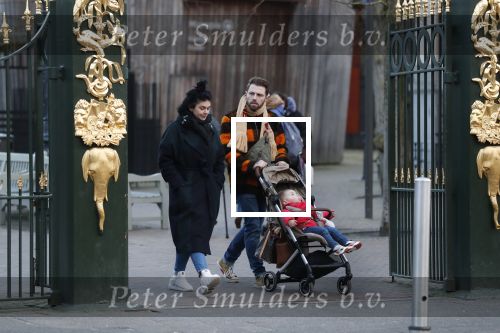 Amsterdam 1 februari 2020
Roxeanne Hazes met vriend Erik Zennes en zoon Fender bij artis.